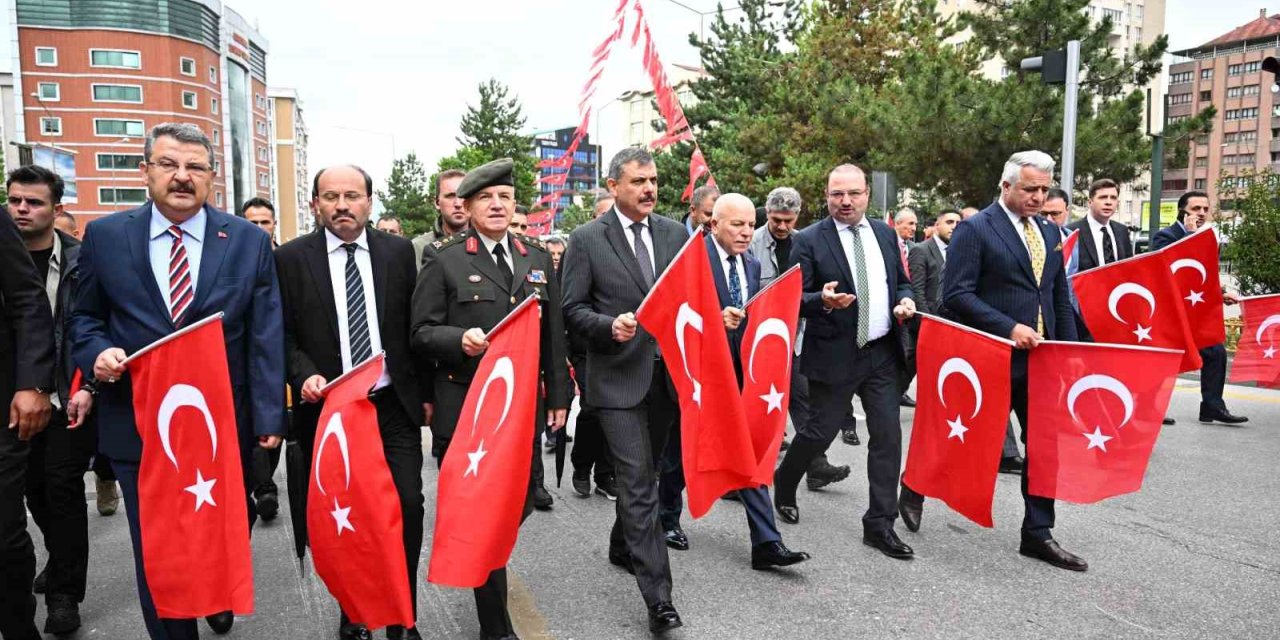 Atatürk’ün Erzurum’a gelişinin 106. yıl dönümü törenle kutlandı