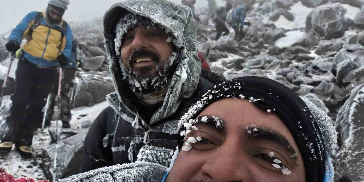 Ağrı Dağı’nda temmuz soğuğu: Zirvede eksi 35 derece