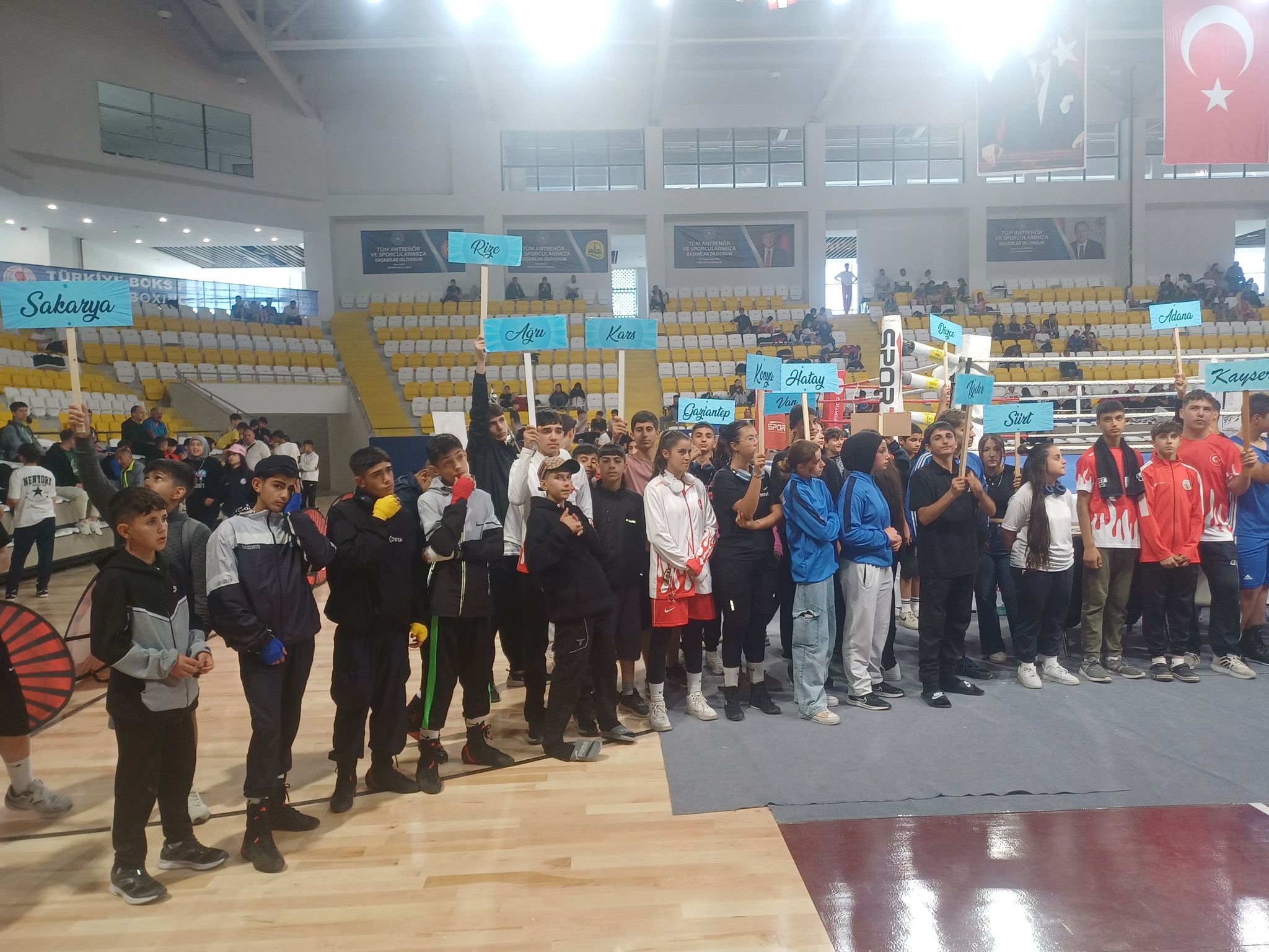 Karslı Boksörlerden Büyük Başarı: 7 Sporcu ile Çeyrek Finaldeyiz!