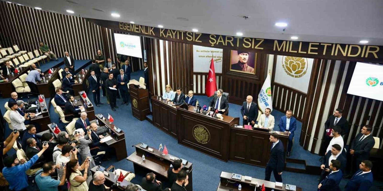 Bakan Bayraktar: "Karadeniz gazı 2028’de 16 milyon haneye ulaşacak"