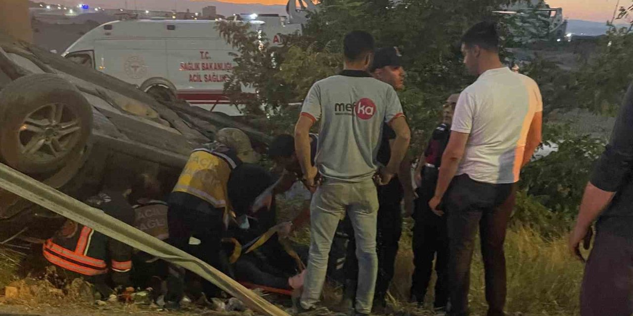 Kamyon ile otomobil çarpıştı: 2 yaralı