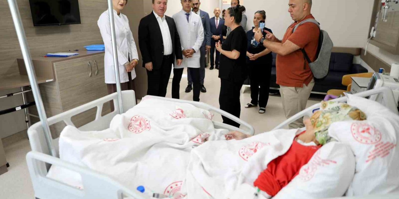 Vali Aydoğdu, hastaneye ziyarette bulundu