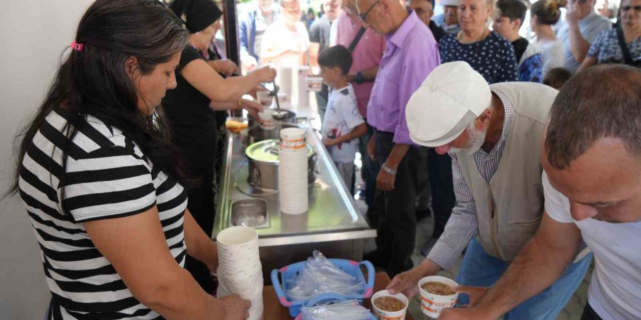Erzincan’da 5 bin kişilik aşure ikramı