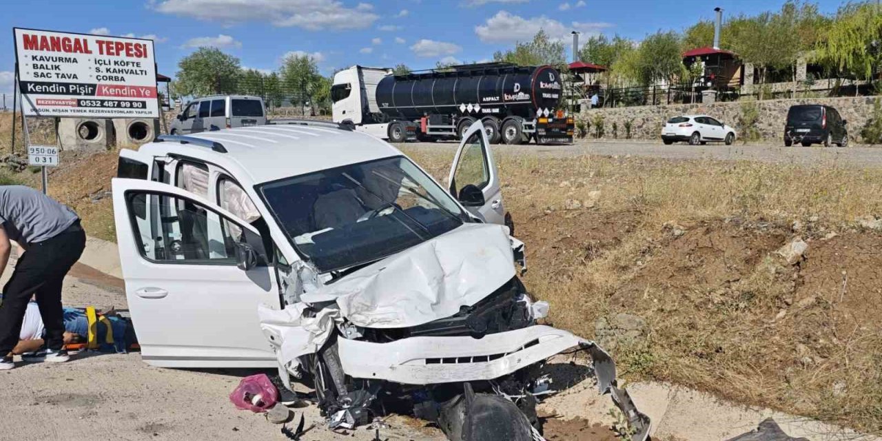 Bingöl’de trafik kazası: 3 yaralı