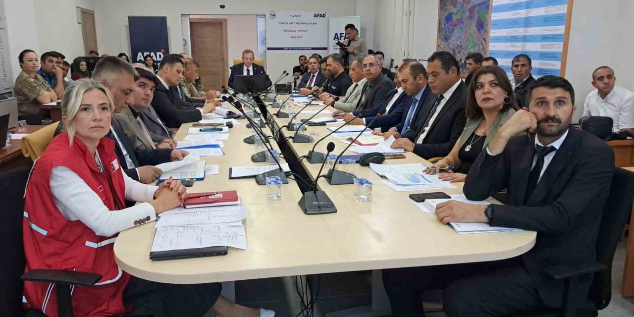 Kars’ta AFAD Masa Başı ve Saha Tatbikatı yaptı