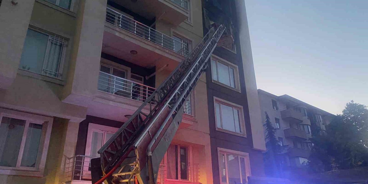 Van’da korkutan ev yangını