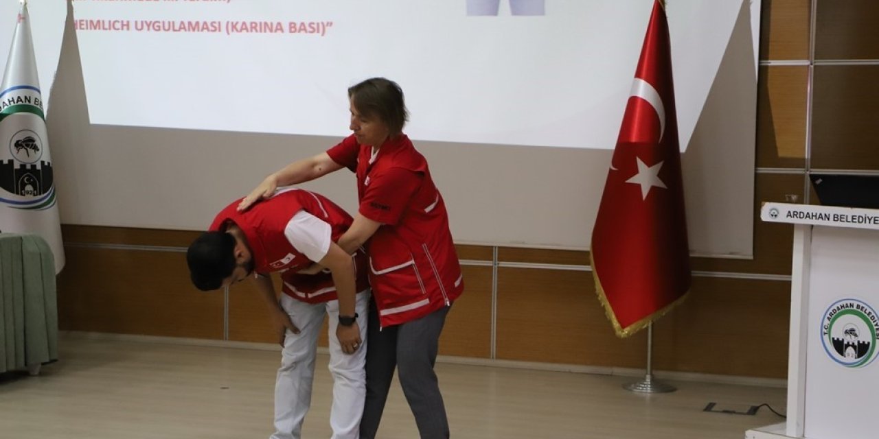 Kızılay’dan Belediye personeline ilk yardım eğitimi