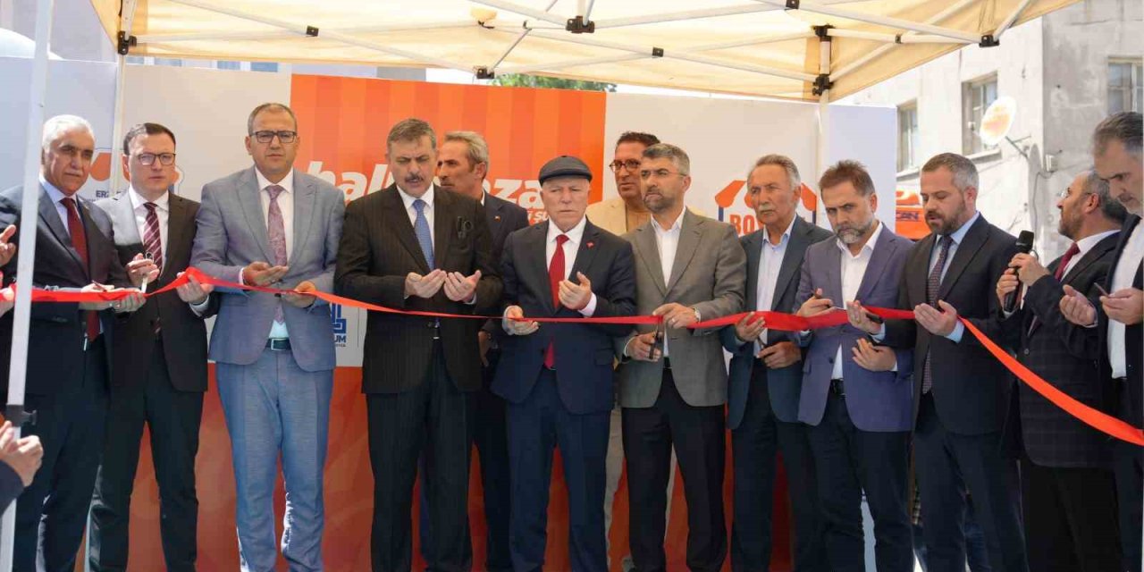 Başkan Sekmen; "Halk pazarları gönül belediyeciliğinin yansımasıdır"