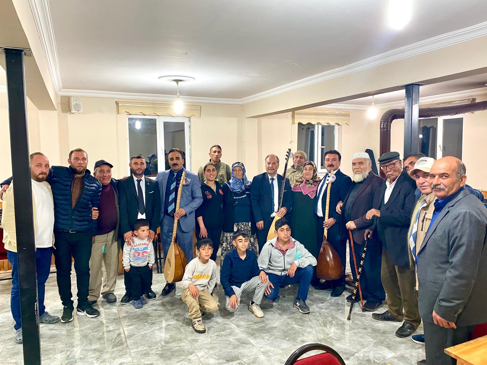 Üç Usta Aşık Aynı Sahnede
