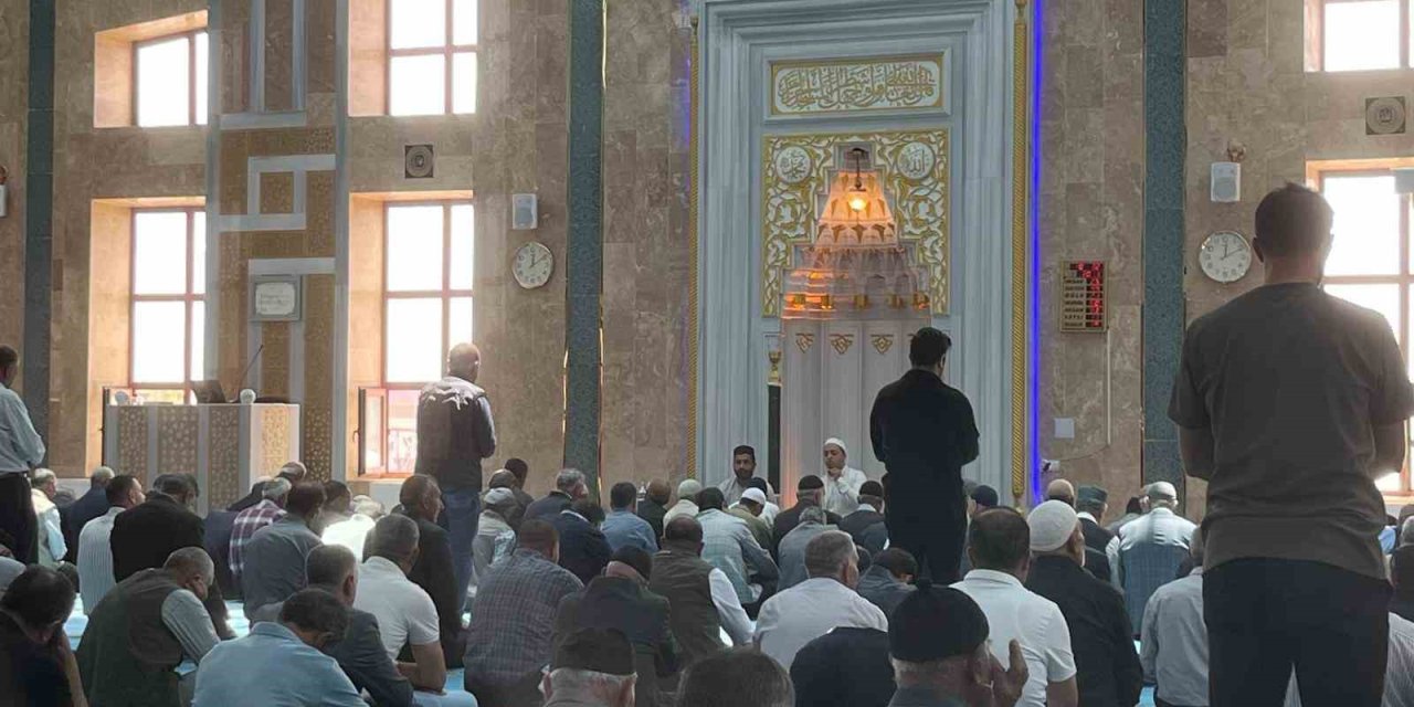 Çaldıran’da 15 Temmuz şehitleri dualarla anıldı