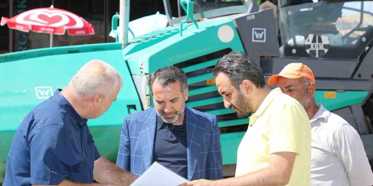 Elazığ Belediye Başkanı Şerifoğulları yol yenileme çalışmalarını yerinde inceledi
