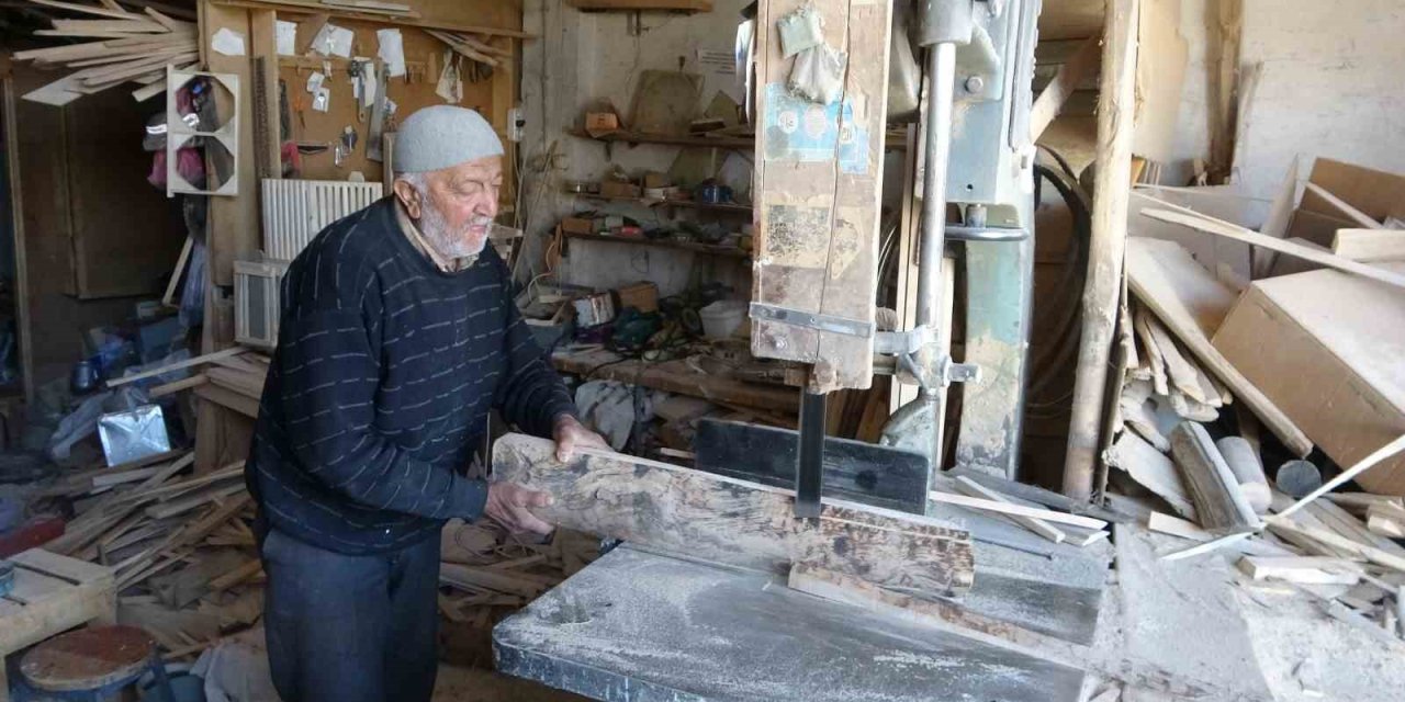 Malatyalı usta 73 yıldır ağaçlara şekil veriyor