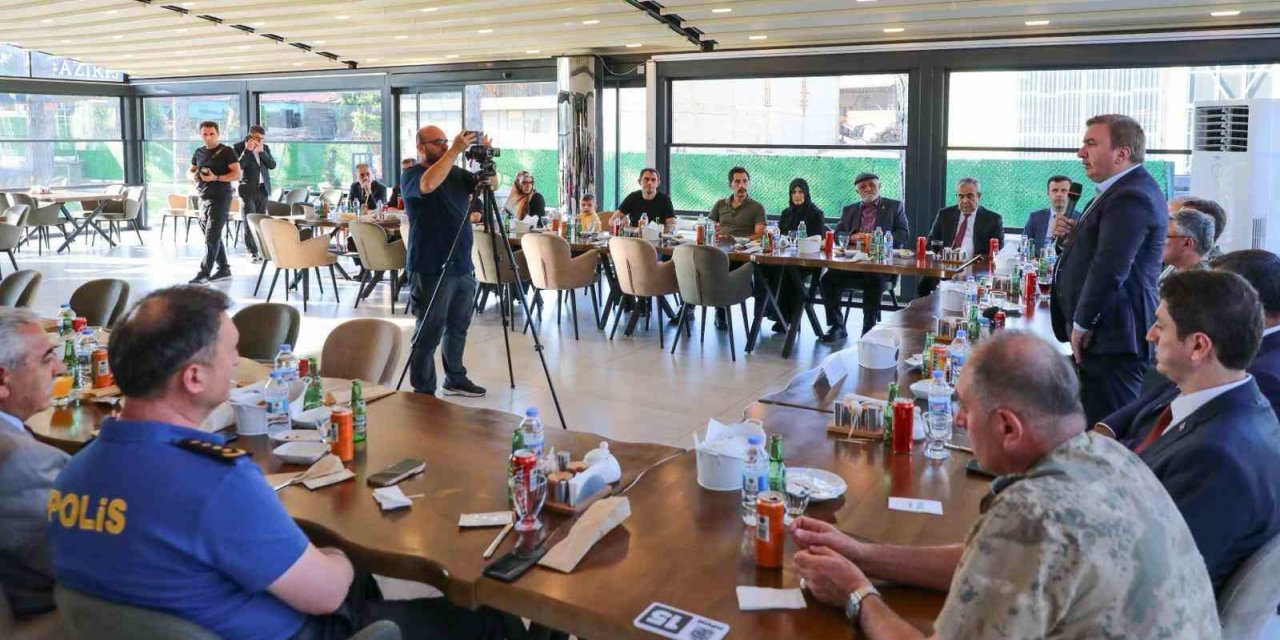 Erzincan’da şehit yakınları ile gazi ve ailelerinin onuruna yemek