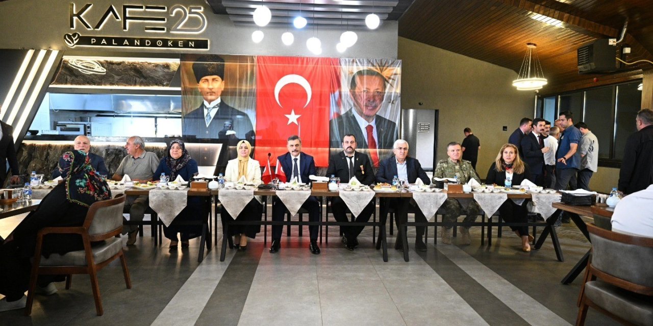 Şehit yakınları ve gaziler onuruna yemek programı düzenlendi