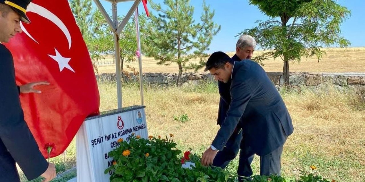 Kaymakam Mahir, Şehit kabirlerini ziyaret etti