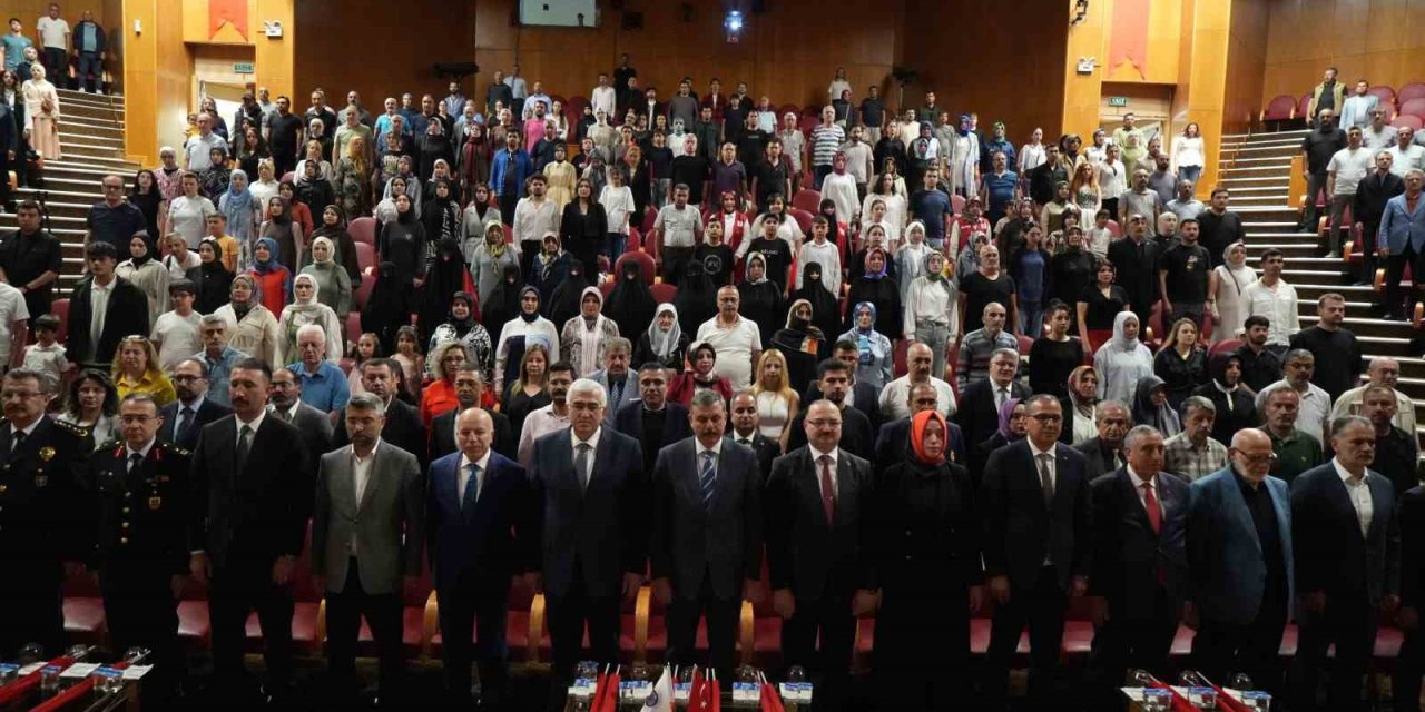 İletişim Fakültesi akademisyenleri ve öğrencilerinin hazırladığı ‘Darbe Kafası’ filmi 15 Temmuz’da izleyiciyle buluştu