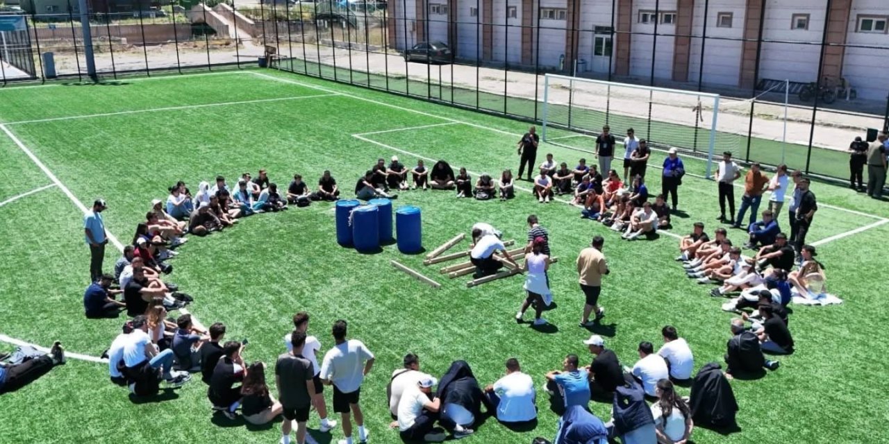 Şampiyon takımdan ziyaret