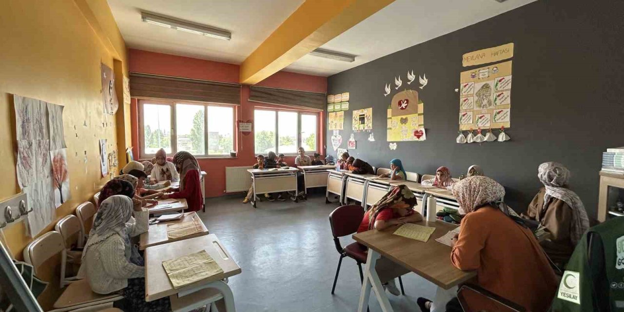 Diyadin Gençlik Merkezi’nde Kur’an kurslarına yoğun ilgi