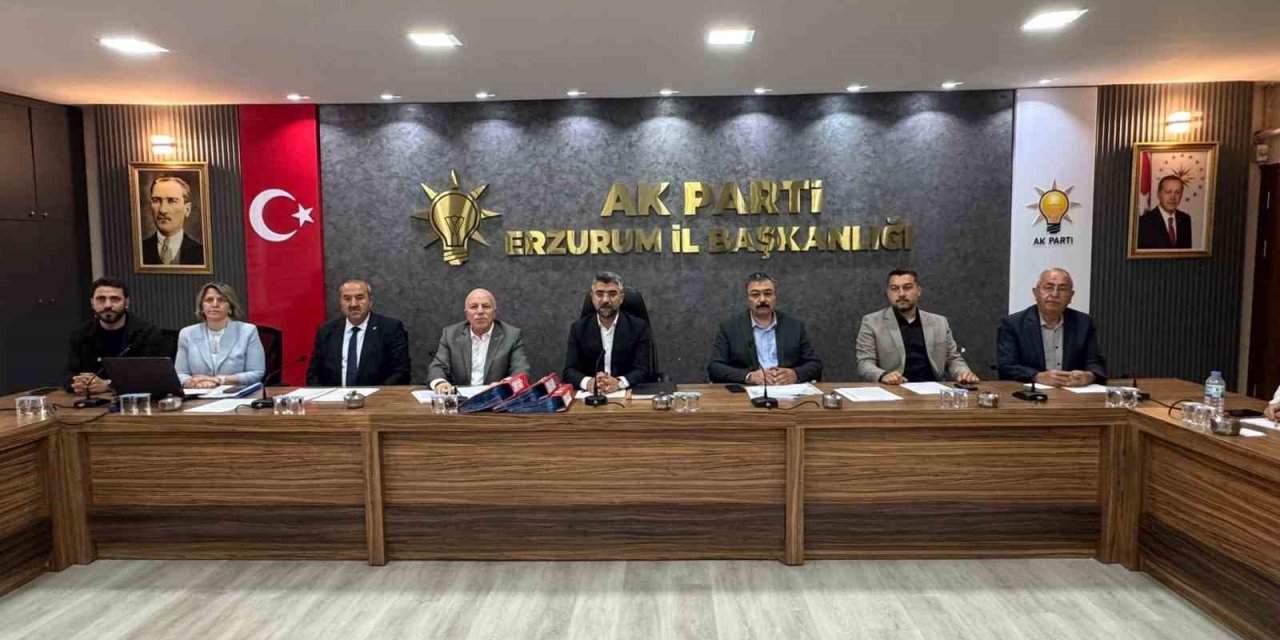 AK Parti Grubu, Küçükoğlu ve Sekmen ile bir araya geldi