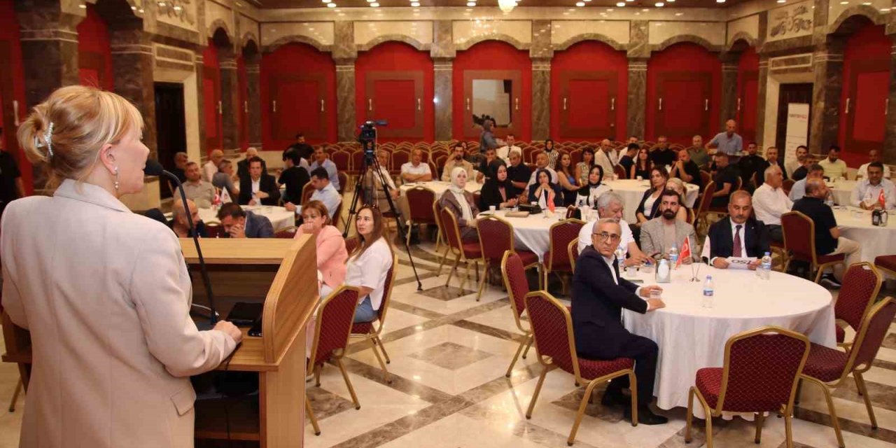 Yuvarlak masa toplantı serisinin Elazığ buluşması gerçekleşti