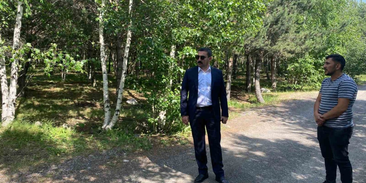 Kaymakam Akköz, Çıldır Gölü Mesire alanında incelemelerde bulundu