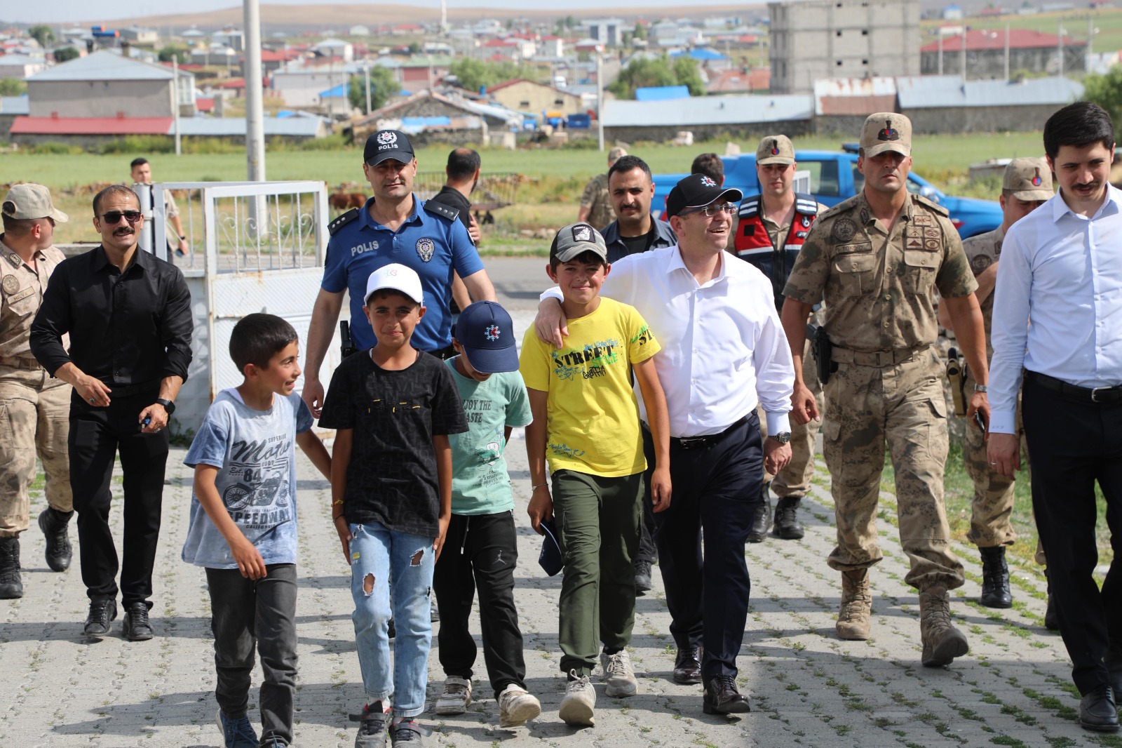 Kars Valisi Ziya Polat Digor’da incelemede bulundu