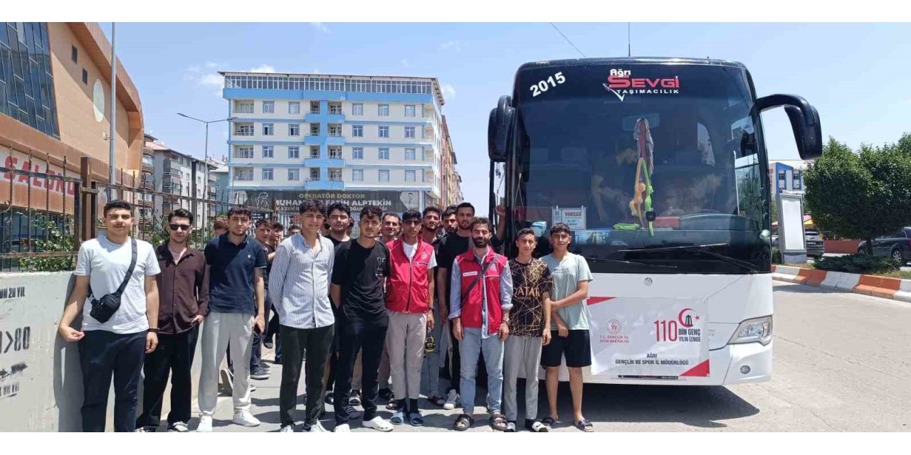 Patnos’tan Gençler, ’Medeniyet, Tarih ve Kültür Kampları’na uğurlandı