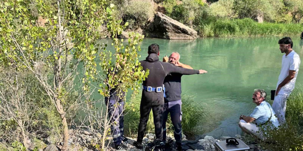 Tunceli’de çaya giren iki arkadaştan biri boğuldu, diğeri kurtarıldı