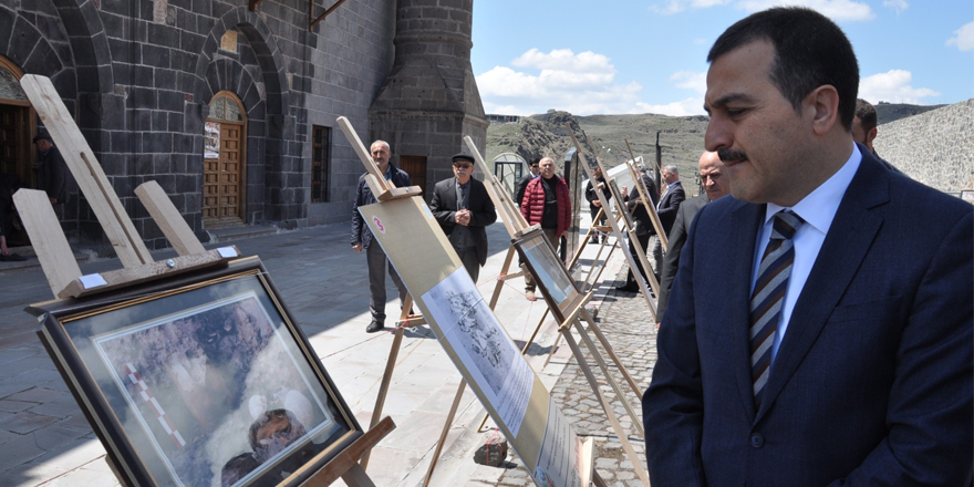 Ermeni katliamlarının belgeleri Kars Ulu Cami’de sergileniyor