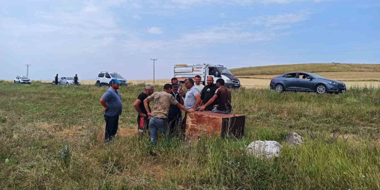 Akyaka’da köylüler içme suyu depoları imece usulüyle temizlendi