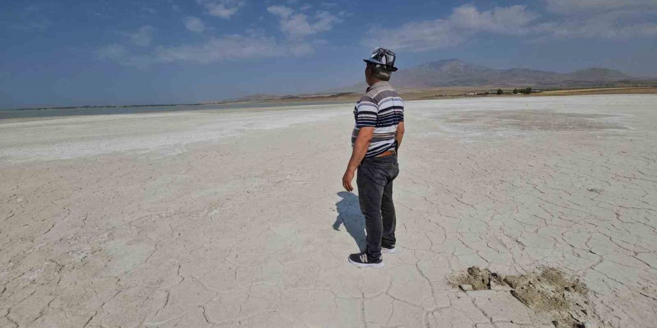 Arin Gölü misafirlerini ağırlıyor