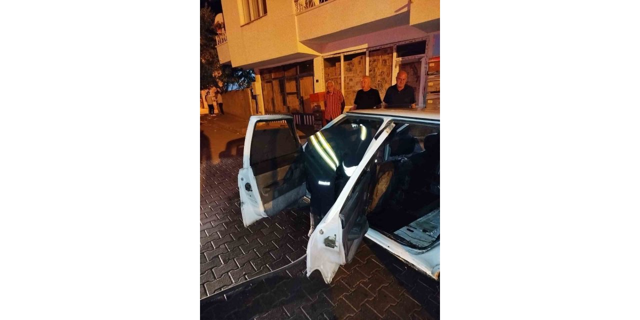 Bingöl’de park halindeki araç alev aldı