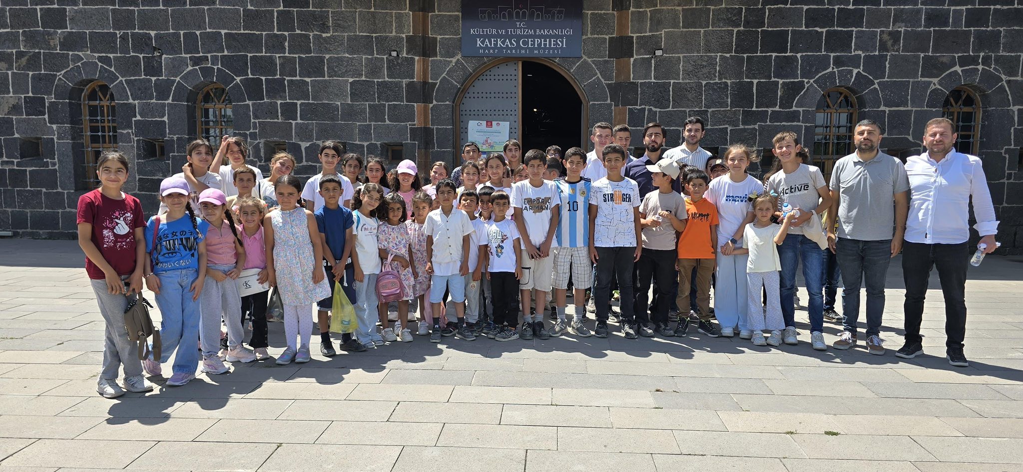 Kocaköy Kuran Kursu öğrencilerinden Kars’ta kültürel ve eğitici gezi