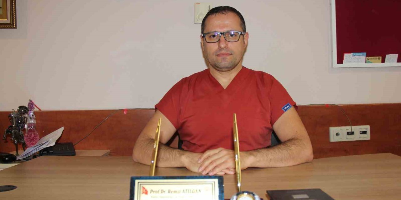 Kadın Hastalıkları Uzmanı Prof. Dr. Atılgan: "Covid-19 aşısı sonrası bazı kadınlarda adet döngüsünde bir günlük uzama gözlemlenmiştir"