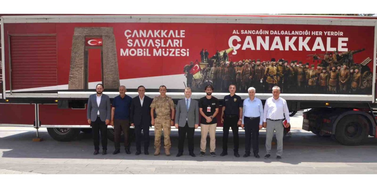 "Çanakkale Savaşları Mobil Müzesi" Tatvan’da ziyarete açıldı