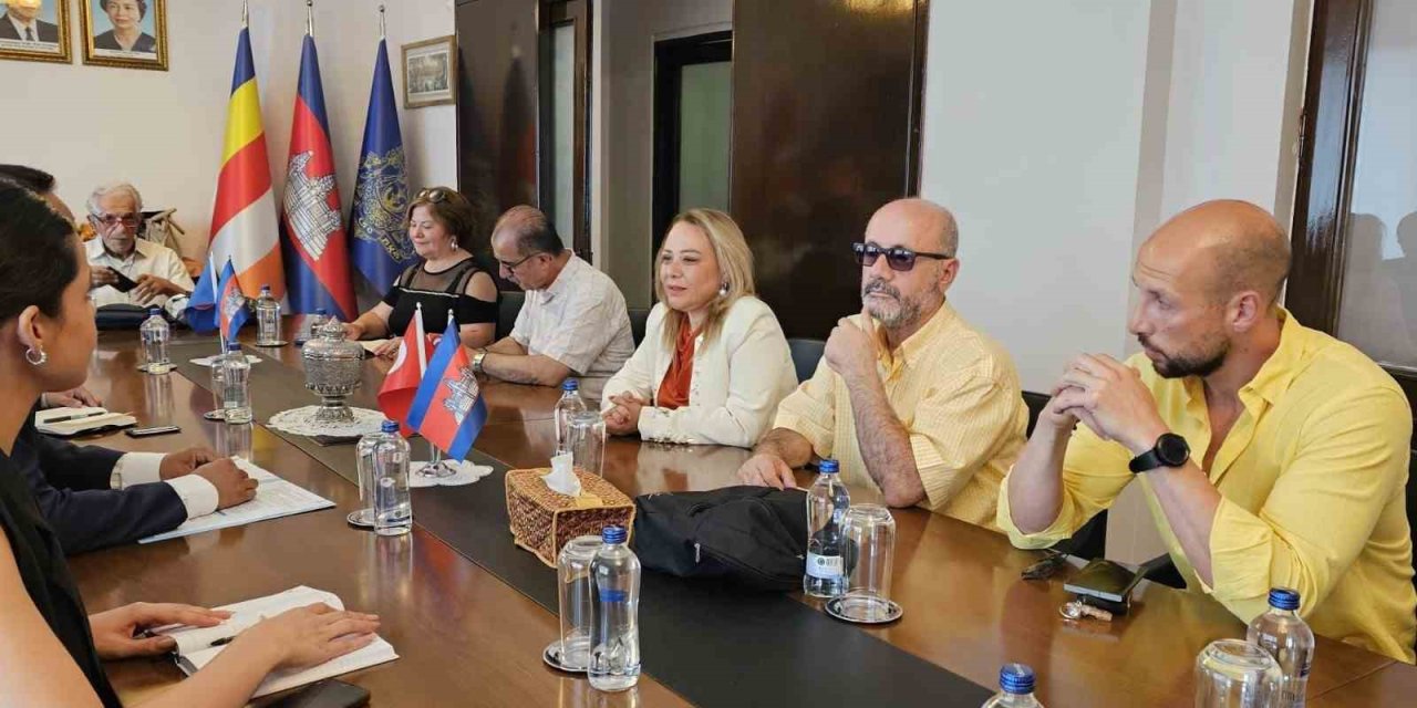 Türkiye ile Kamboçya arasında sağlık ve ticarette stratejik iş birliği