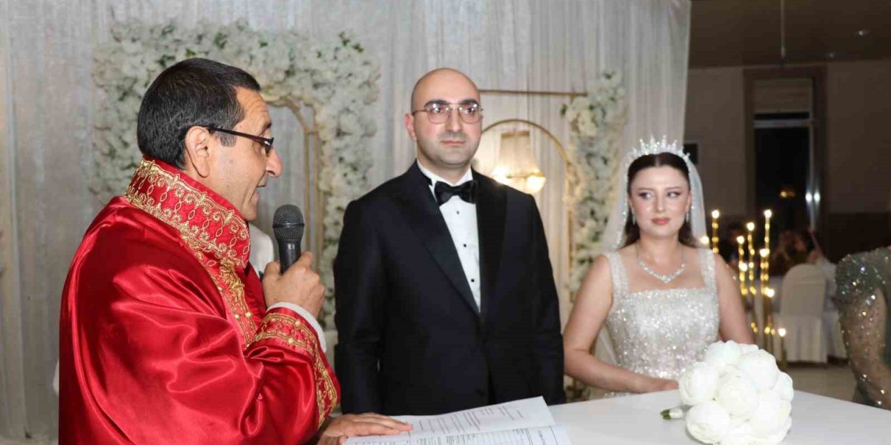 Koyulhisar Kaymakamı Ferhat Salih Ceylan, Oltu’da dünyaevine girdi