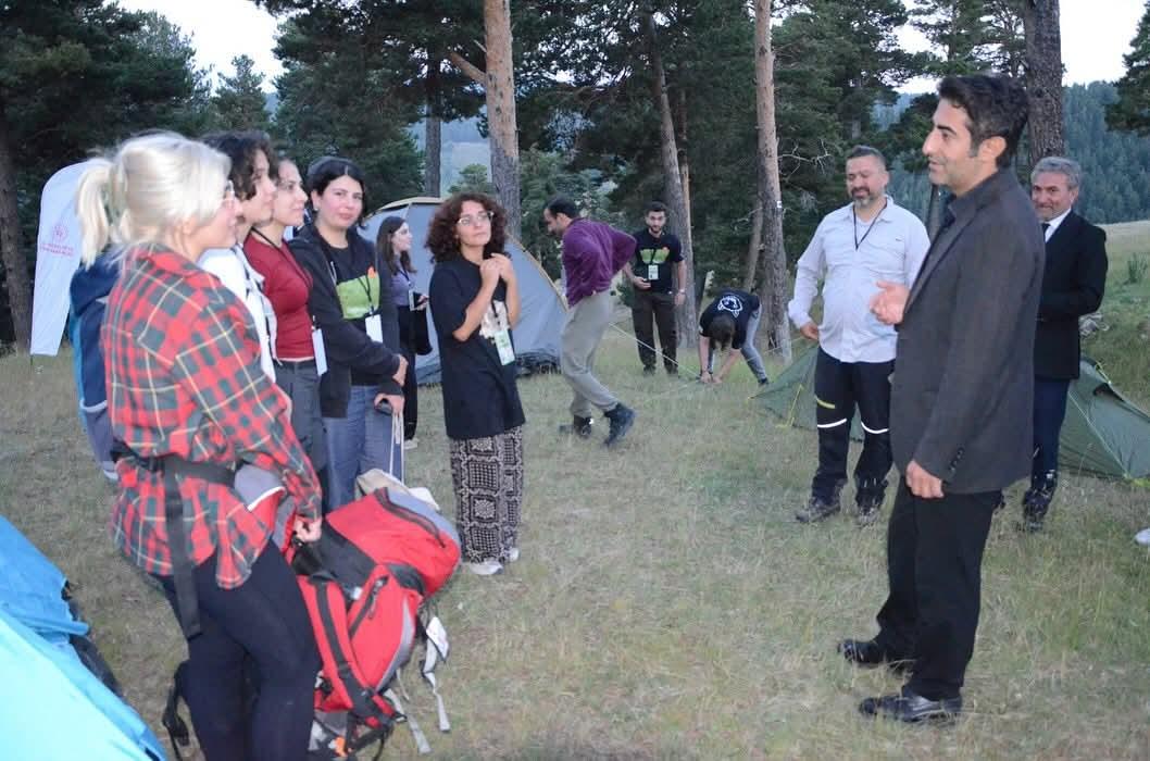 “Yabanla Buluşma Kampı” Osman Yüce Kayak Merkezi’nde Başladı