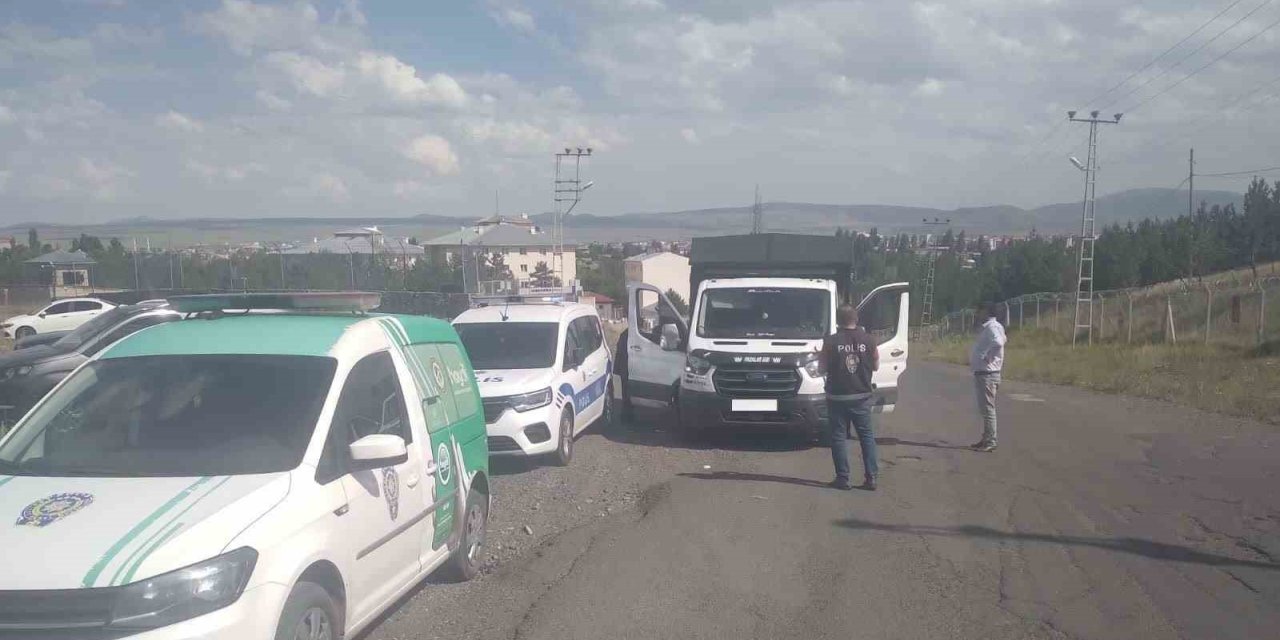 Kars’ta polis uygulamaları devam ediyor