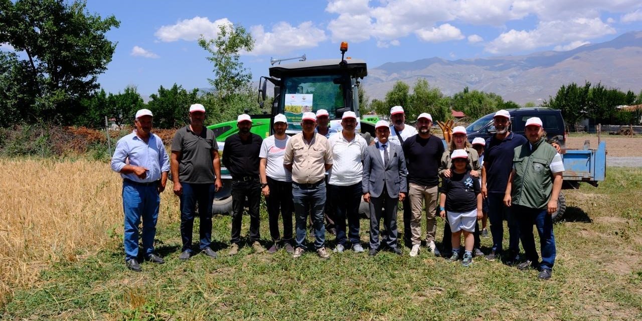 Erzincan’ın Mahmutlu köyünde tarla günü düzenlendi