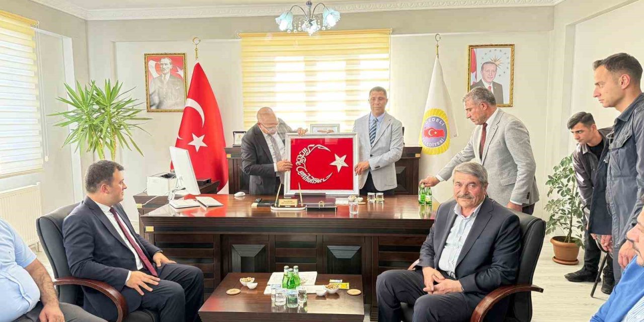 Ağrı Valisi Mustafa Koç, Patnos ilçesinde bir dizi ziyaret ve incelemelerde bulundu.