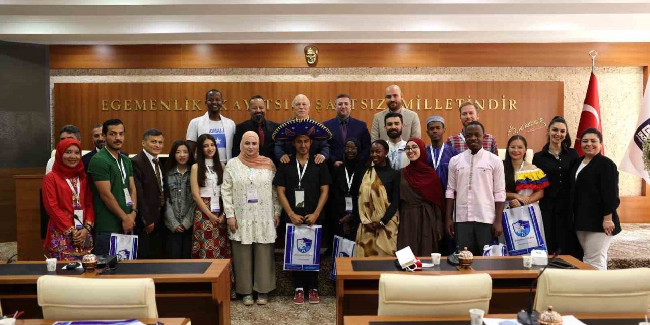 Başkan Sekmen’e yabancı öğrenci ziyareti