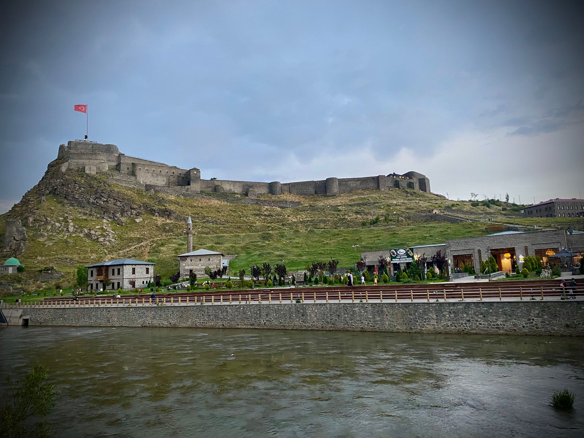 Kars Kalesi’nin Eteğinde Tarih ve Hayat Buluştu