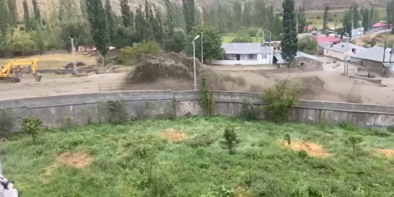 Kars’ta selin geliş anı kamerada