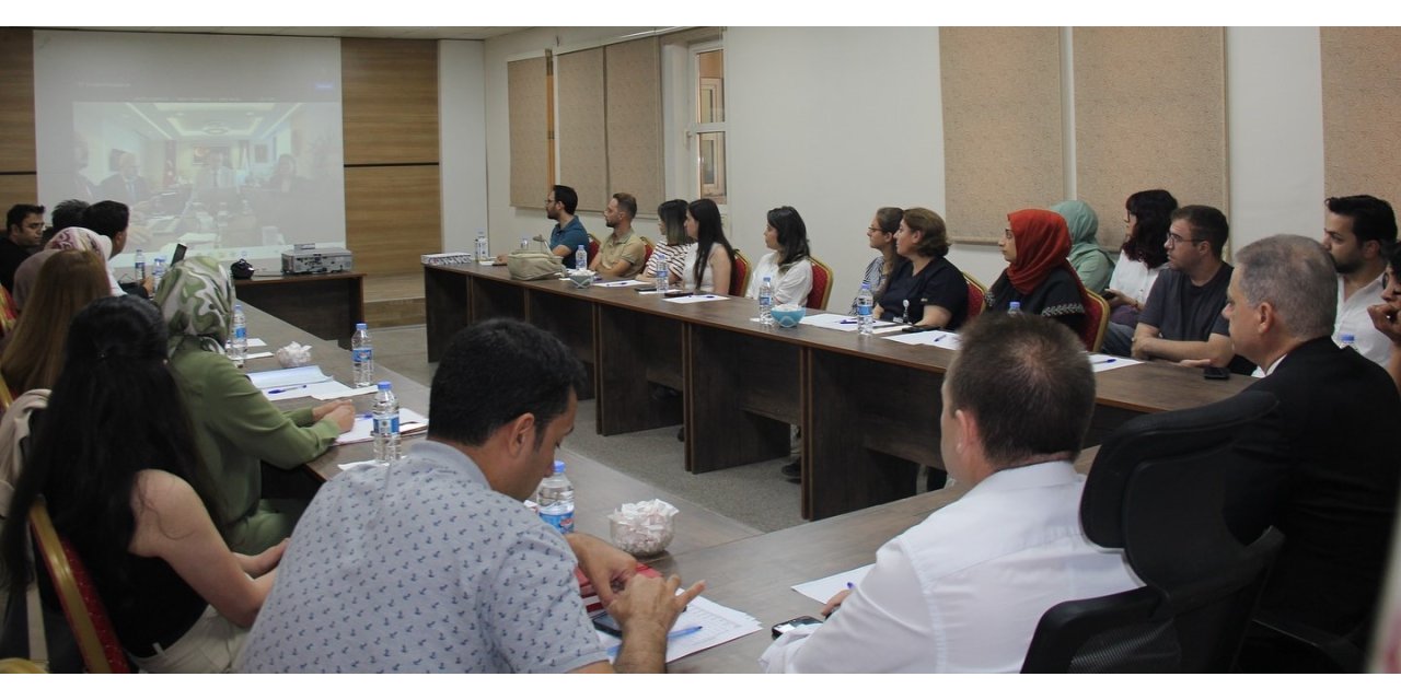 Kamu hastanelerinin durumu toplantıda değerlendirildi