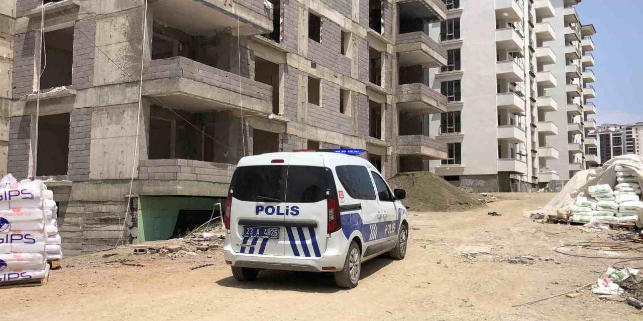 İnşaatın 4’üncü katından düşen işçi öldü