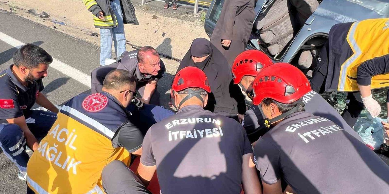 İtfaiye araçta sıkışan 5 kişiyi çıkardı