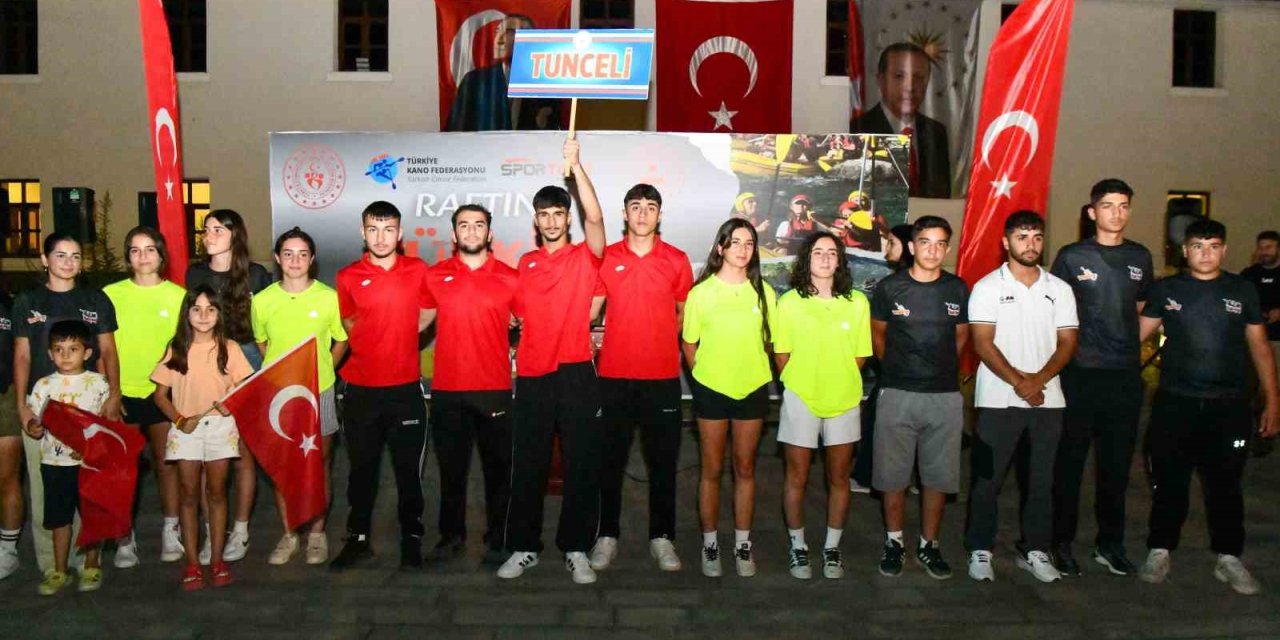 Tunceli’de kortejli, halaylı rafting şampiyonası açılışı