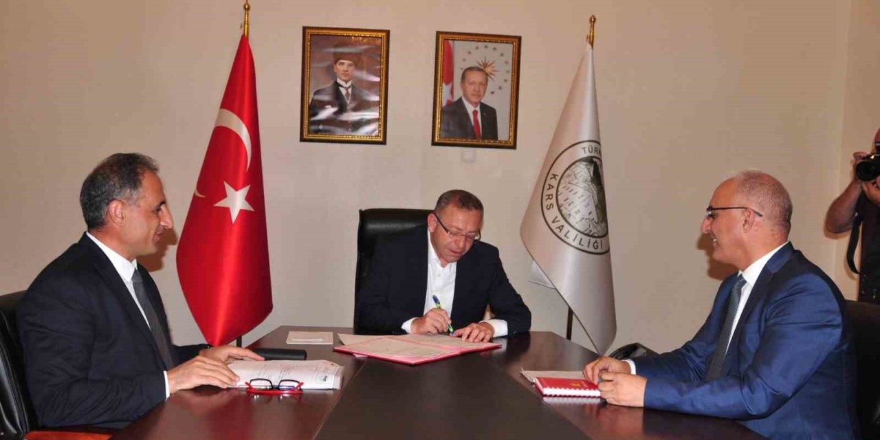 Kars’ta 221 çiftçiye 21 bin koyun desteği verildi