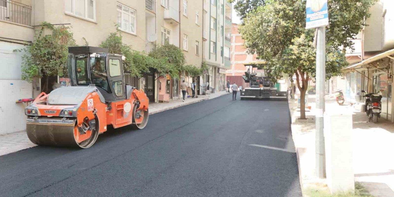 Elazığ’da yol yenileme çalışmaları sürüyor